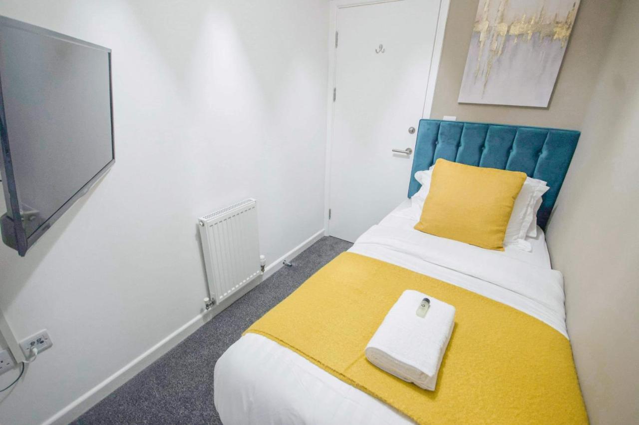 Affordable Digs Nr City Centre Sleeps5 Free Secure Parking Coventry Exterior photo